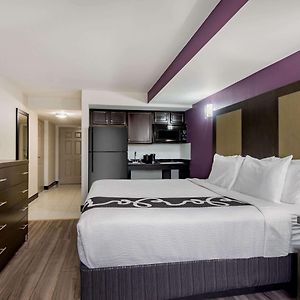 Deluxe  King Room Mobility accessible
